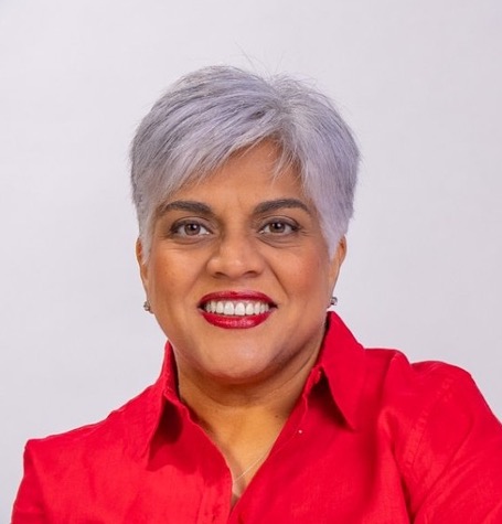 Temiza, founder of Via Lusa